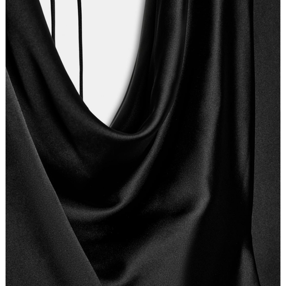 Elegant Black Draped Dress - Picture 7 of 7